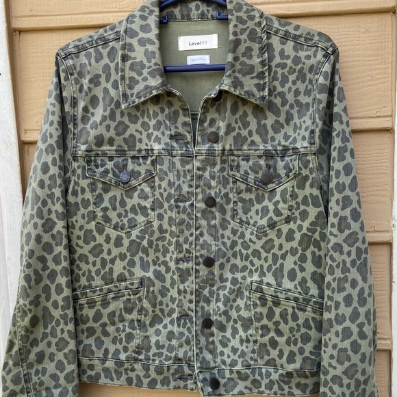 Level 99 Jackets & Coats Level 99 Evereve Ranger Green Leopard Print Cropped Denim Jacket